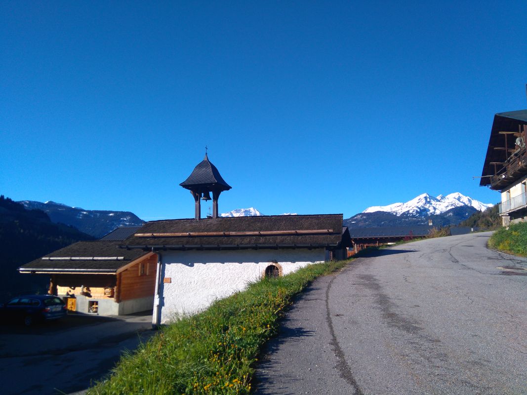 Hamlet and chapel of Praz