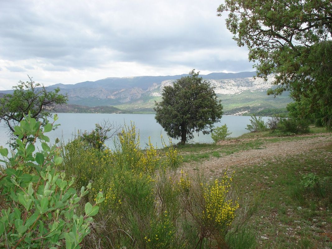 Sainte-Croix lake and the beaches of Les Ruisses, Margaridon, Vigne d'Aiguines and Chaloup