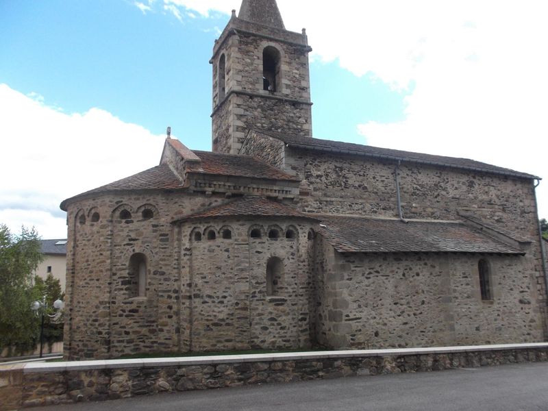 EGLISE DE UR - EDIFICE RELIGIEUX - UR