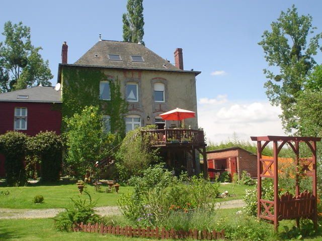 CHAMBRE D’HÔTES ET ROULOTTE LA CHAUSSÉE D’OLIVET