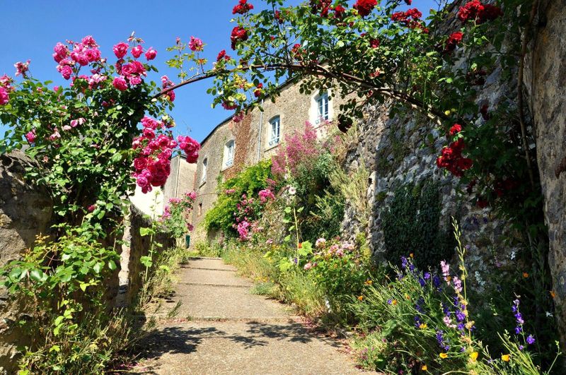 PARNÉ-SUR-ROC, PETITE CITÉ DE CARACTÈRE