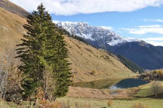 photosFeed-https://www.onpiste.com/media/uploads/destinations/417/18e00f83-2309-40c4-956e-e67d870d329f
