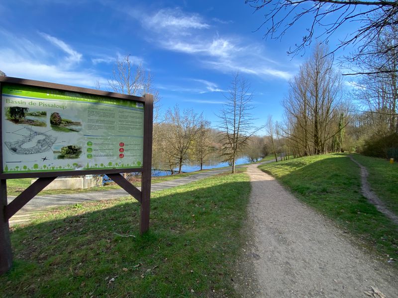 Tour de l'étang de St Quentin en Yvelines depuis la gare de SQY