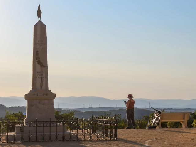 photosFeed-https://www.onpiste.com/media/uploads/destinations/498/b17120e0-27c8-4966-8b8b-6a70bffb0e2e